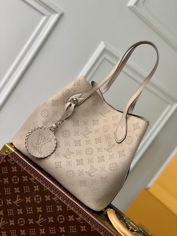 louis vuitton Inspired Handbags, AA+ Quality 100% Genuine Leather Classic Flap Medium Quilted Lambskin Black Gold, 18X 1 1X 5cm BL 4 Colour