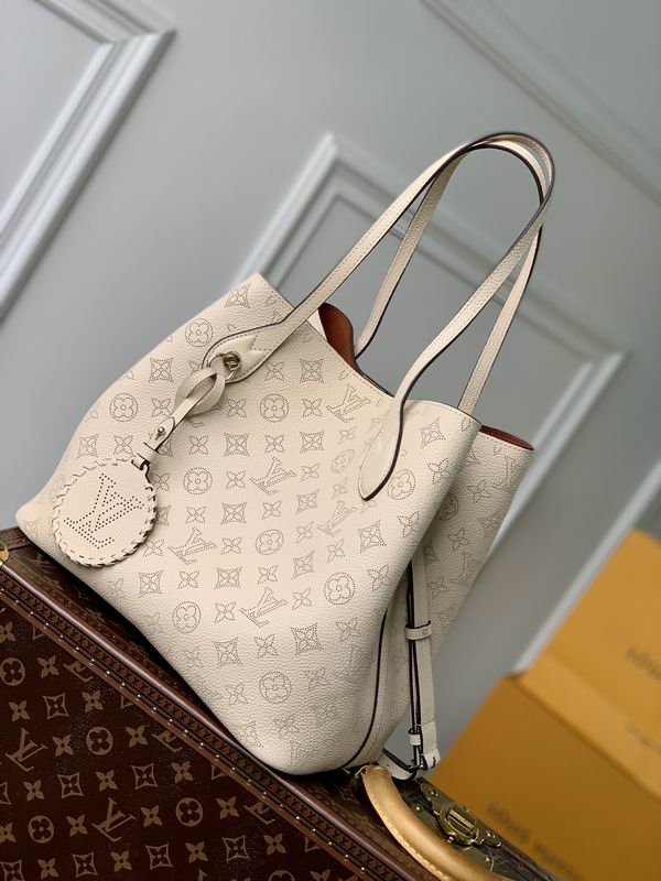 louis vuitton Inspired Handbags, AA+ Quality 100% Genuine Leather Classic Flap Medium Quilted Lambskin Black Gold, 18X 1 1X 5cm BL 4 Colour