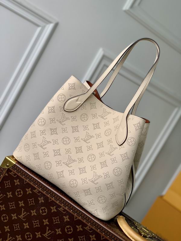 Louis vuitton Inspired Handbags, AA+ Quality 100% Genuine Leather Classic Flap Medium Quilted Lambskin Black Gold, 18X 1 1X 5cm BL 4 Colour
