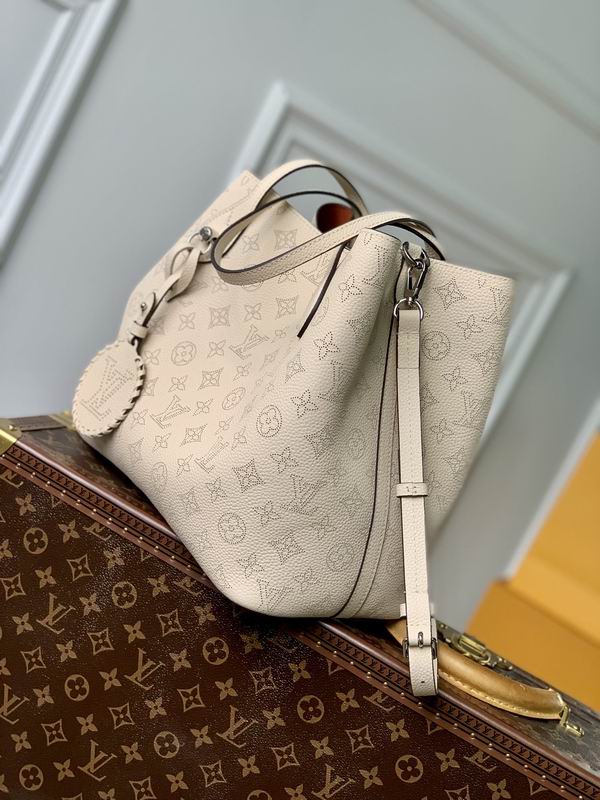 louis vuitton Inspired Handbags, AA+ Quality 100% Genuine Leather Classic Flap Medium Quilted Lambskin Black Gold, 18X 1 1X 5cm BL 4 Colour