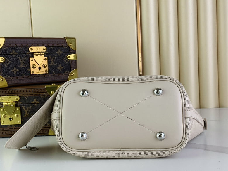 louis vuitton Inspired Handbags, AA+ Quality 100% Genuine Leather Classic Flap Medium Quilted Lambskin Black Gold, 18X 1 1X 5cm BL 4 Colour