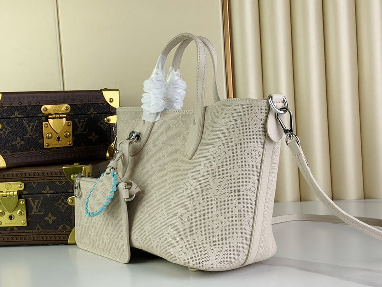 louis vuitton Inspired Handbags, AA+ Quality 100% Genuine Leather Classic Flap Medium Quilted Lambskin Black Gold, 18X 1 1X 5cm BL 4 Colour