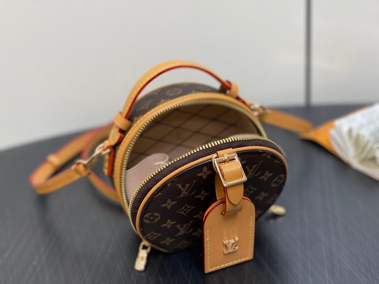 louis vuitton Inspired Handbags, AA+ Quality 100% Genuine Leather Classic Flap Medium Quilted Lambskin Black Gold, 18X 1 1X 5cm BL 4 Colour