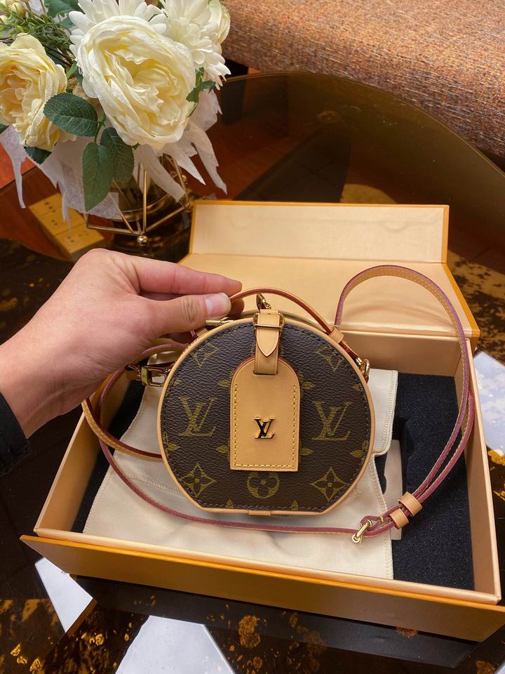 louis vuitton Inspired Handbags, AA+ Quality 100% Genuine Leather Classic Flap Medium Quilted Lambskin Black Gold, 18X 1 1X 5cm BL 4 Colour