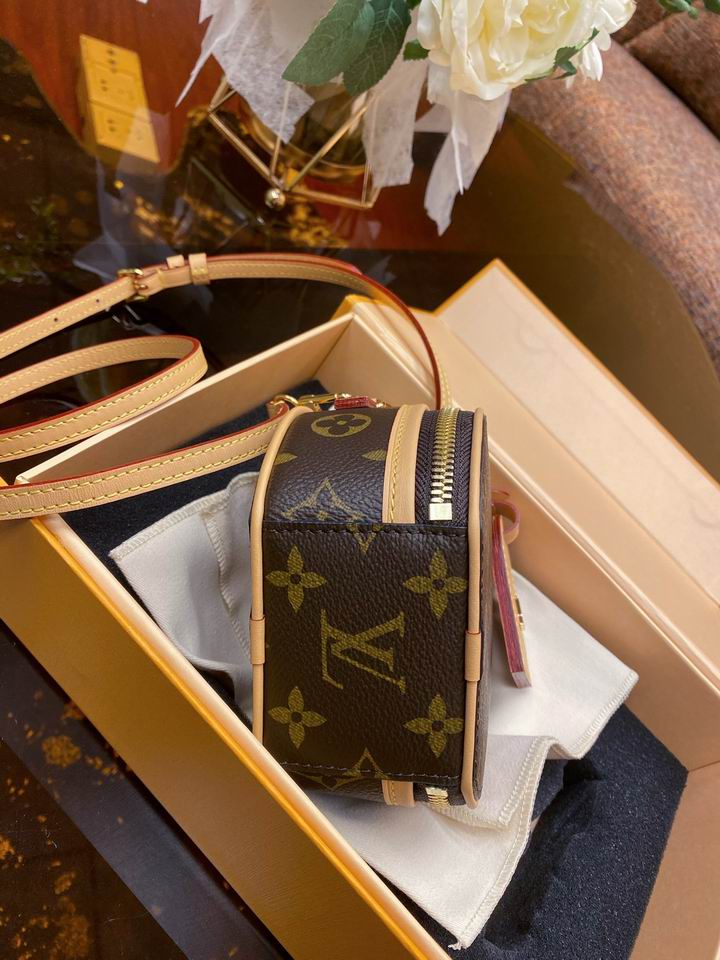 louis vuitton Inspired Handbags, AA+ Quality 100% Genuine Leather Classic Flap Medium Quilted Lambskin Black Gold, 18X 1 1X 5cm BL 4 Colour