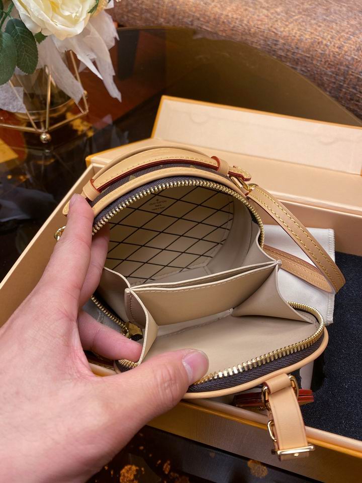 louis vuitton Inspired Handbags, AA+ Quality 100% Genuine Leather Classic Flap Medium Quilted Lambskin Black Gold, 18X 1 1X 5cm BL 4 Colour