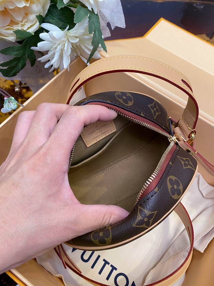 louis vuitton Inspired Handbags, AA+ Quality 100% Genuine Leather Classic Flap Medium Quilted Lambskin Black Gold, 18X 1 1X 5cm BL 4 Colour