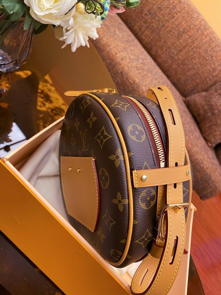 louis vuitton Inspired Handbags, AA+ Quality 100% Genuine Leather Classic Flap Medium Quilted Lambskin Black Gold, 18X 1 1X 5cm BL 4 Colour