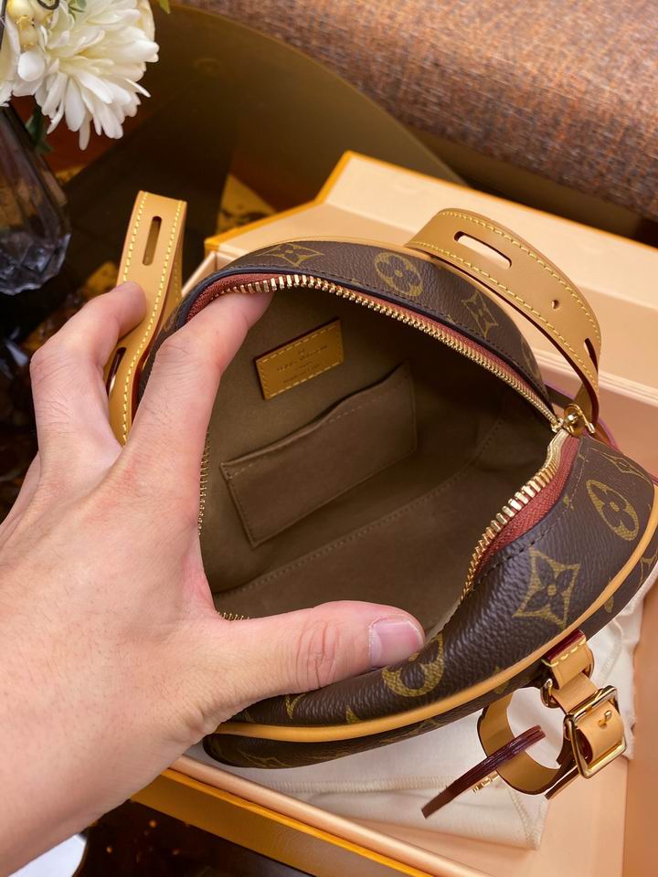 louis vuitton Inspired Handbags, AA+ Quality 100% Genuine Leather Classic Flap Medium Quilted Lambskin Black Gold, 18X 1 1X 5cm BL 4 Colour