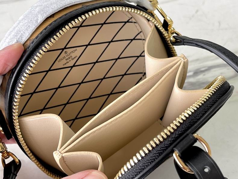 louis vuitton Inspired Handbags, AA+ Quality 100% Genuine Leather Classic Flap Medium Quilted Lambskin Black Gold, 18X 1 1X 5cm BL 4 Colour