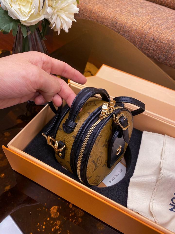 louis vuitton Inspired Handbags, AA+ Quality 100% Genuine Leather Classic Flap Medium Quilted Lambskin Black Gold, 18X 1 1X 5cm BL 4 Colour