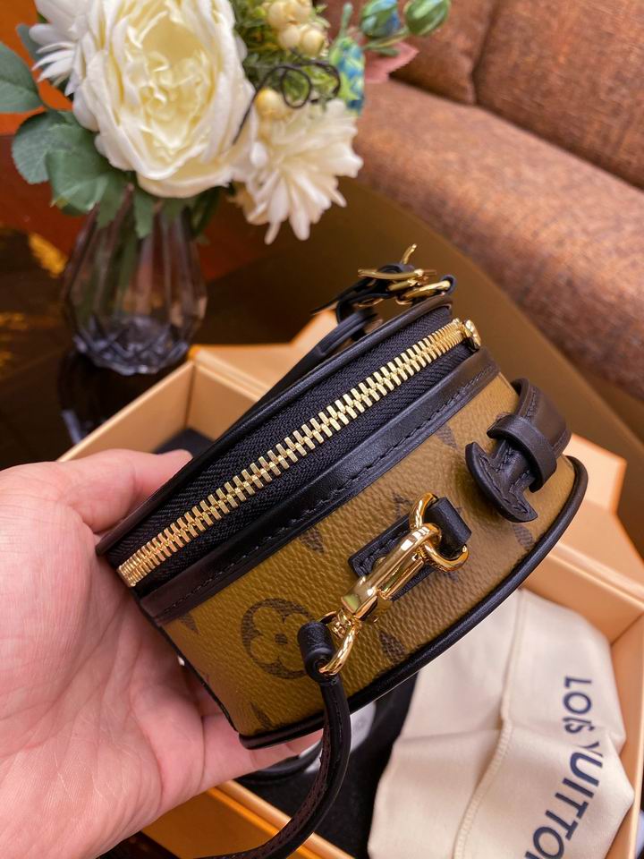 louis vuitton Inspired Handbags, AA+ Quality 100% Genuine Leather Classic Flap Medium Quilted Lambskin Black Gold, 18X 1 1X 5cm BL 4 Colour
