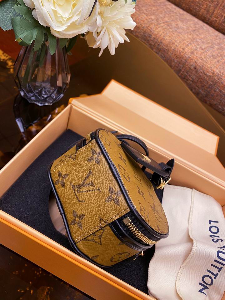 louis vuitton Inspired Handbags, AA+ Quality 100% Genuine Leather Classic Flap Medium Quilted Lambskin Black Gold, 18X 1 1X 5cm BL 4 Colour