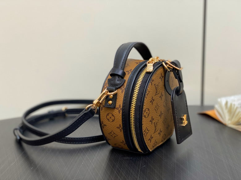 louis vuitton Inspired Handbags, AA+ Quality 100% Genuine Leather Classic Flap Medium Quilted Lambskin Black Gold, 18X 1 1X 5cm BL 4 Colour