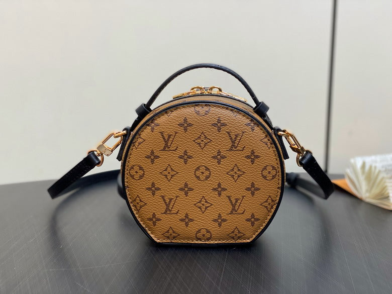 louis vuitton Inspired Handbags, AA+ Quality 100% Genuine Leather Classic Flap Medium Quilted Lambskin Black Gold, 18X 1 1X 5cm BL 4 Colour