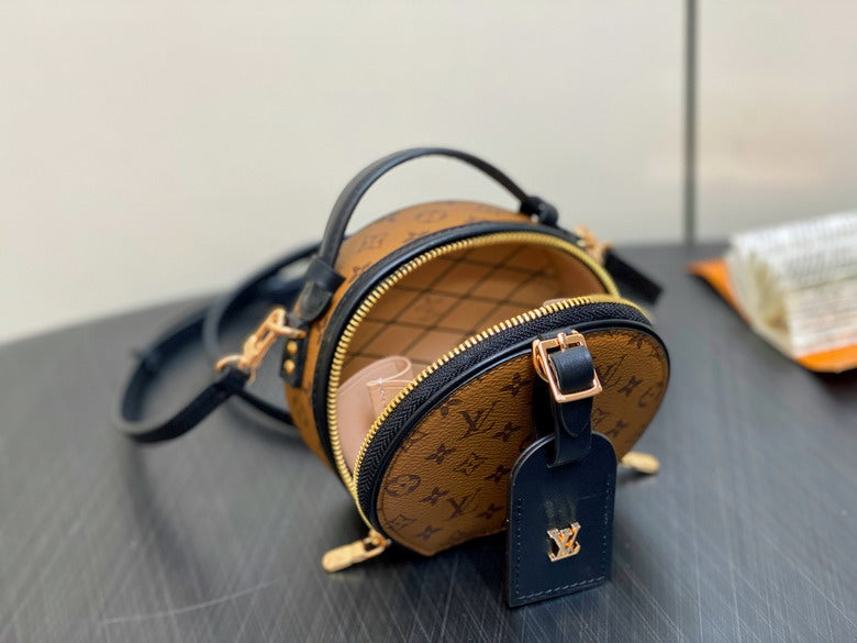 louis vuitton Inspired Handbags, AA+ Quality 100% Genuine Leather Classic Flap Medium Quilted Lambskin Black Gold, 18X 1 1X 5cm BL 4 Colour