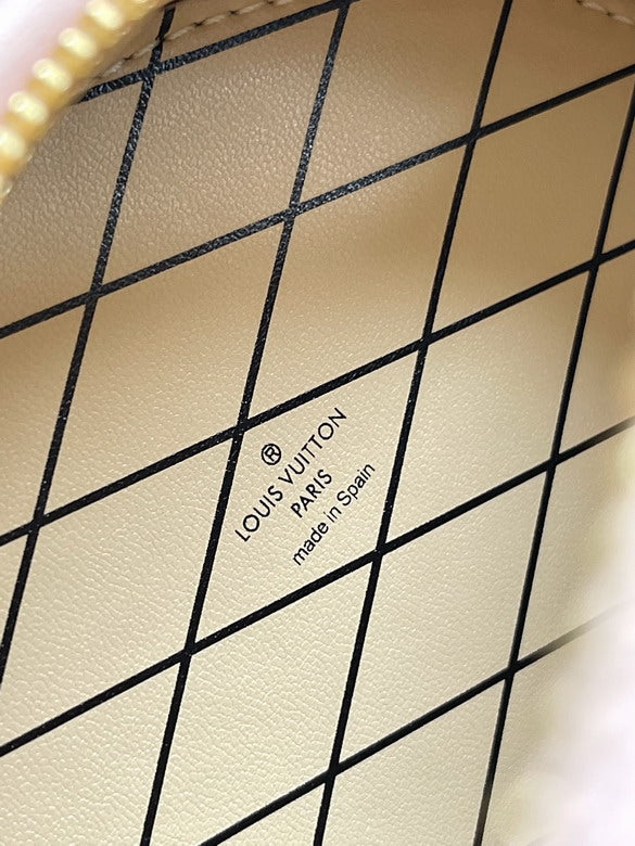 louis vuitton Inspired Handbags, AA+ Quality 100% Genuine Leather Classic Flap Medium Quilted Lambskin Black Gold, 18X 1 1X 5cm BL 4 Colour