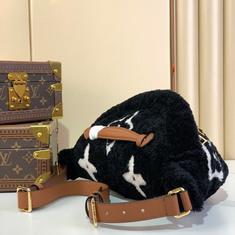 Louis vuitton Inspired Handbags, AA+ Quality 100% Genuine Leather Classic Flap Medium Quilted Lambskin Black Gold, 18X 1 1X 5cm BL 4 Colour