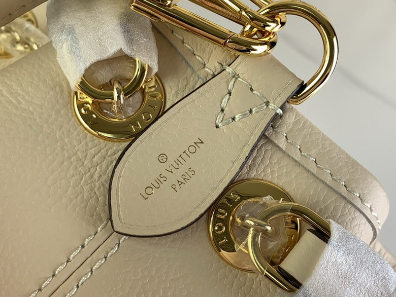 louis vuitton Inspired Handbags, AA+ Quality 100% Genuine Leather Classic Flap Medium Quilted Lambskin Black Gold, 18X 1 1X 5cm BL 4 Colour