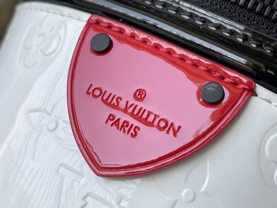 Louis Vuitton Inspired Handbags, AA+ Quality 100% Genuine Leather Classic Flap Medium Quilted Lambskin Black Gold, 18X 1 1X 5cm BL 4 Colour