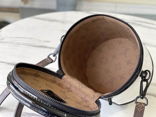 Louis Vuitton Inspired Handbags, AA+ Quality 100% Genuine Leather Classic Flap Medium Quilted Lambskin Black Gold, 18X 1 1X 5cm BL 4 Colour