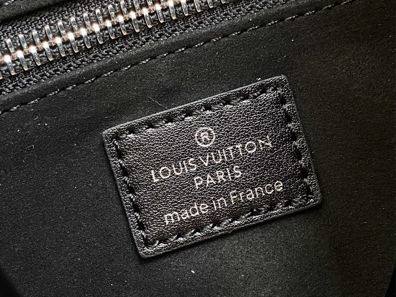 louis vuitton Inspired Handbags, AA+ Quality 100% Genuine Leather Classic Flap Medium Quilted Lambskin Black Gold, 18X 1 1X 5cm BL 4 Colour
