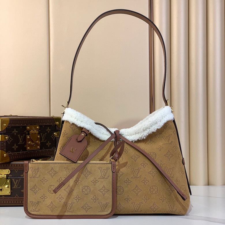 Inspired Handbags, AA+ Quality 100% Genuine Leather Classic Flap Medium Quilted Lambskin Black Gold, 18X 1 1X 5cm BL 4 Colour