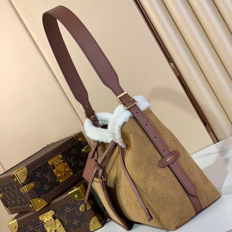 Inspired Handbags, AA+ Quality 100% Genuine Leather Classic Flap Medium Quilted Lambskin Black Gold, 18X 1 1X 5cm BL 4 Colour