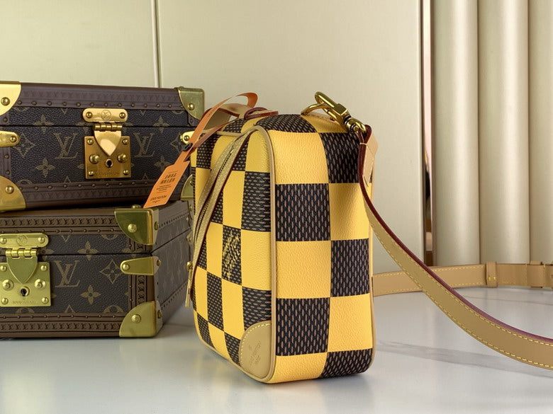 Inspired Handbags, AA+ Quality 100% Genuine Leather Classic Flap Medium Quilted Lambskin Black Gold, 18X 1 1X 5cm BL 4 Colour