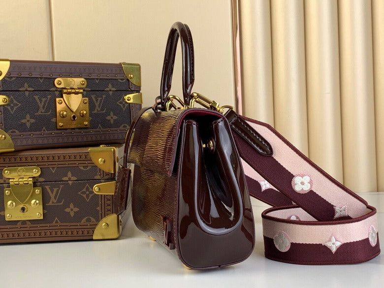 Inspired Handbags, AA+ Quality 100% Genuine Leather Classic Flap Medium Quilted Lambskin Black Gold, 18X 1 1X 5cm BL 4 Colour