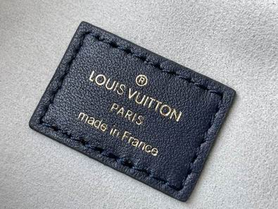 Inspired Handbags, AA+ Quality 100% Genuine Leather Classic Flap Medium Quilted Lambskin Black Gold, 18X 1 1X 5cm BL 4 Colour
