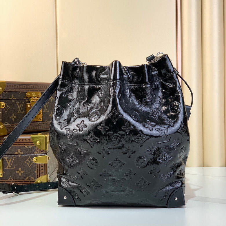Louis Vuitton Inspired Handbags, AA+ Quality 100% Genuine Leather Classic Flap Medium Quilted Lambskin Black Gold, 18X 1 1X 5cm BL 4 Colour