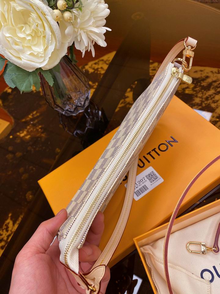 Louis Vuitton Handbags, AA+ Quality 100% Genuine Leather Classic Flap Medium Quilted Lambskin Black Gold, 18X 1 1X 5cm BL 4 Colour