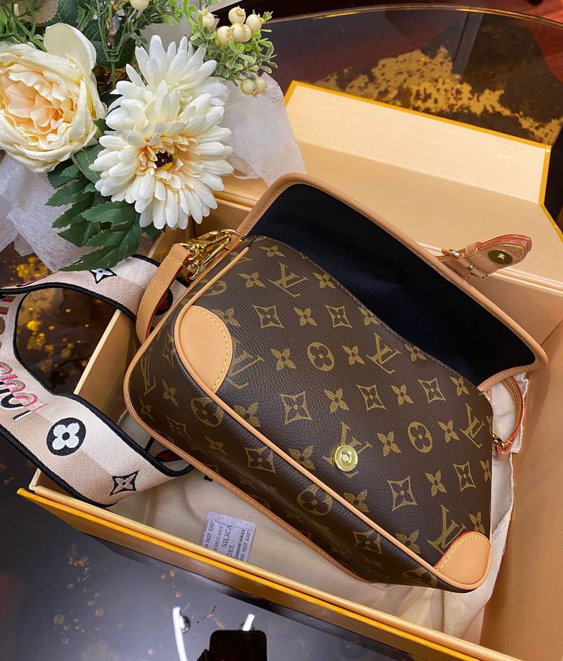 Inspired Handbags, AA+ Quality 100% Genuine Leather Classic Flap Medium Quilted Lambskin Black Gold, 18X 1 1X 5cm BL 4 Colour