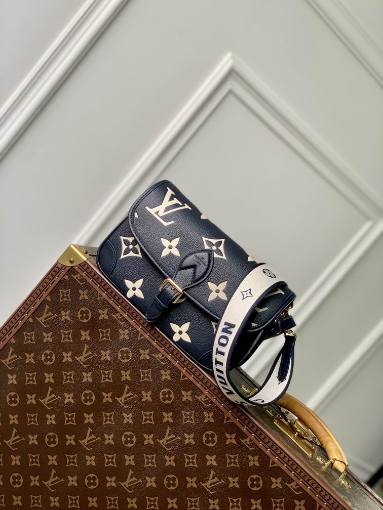Inspired Handbags, AA+ Quality 100% Genuine Leather Classic Flap Medium Quilted Lambskin Black Gold, 18X 1 1X 5cm BL 4 Colour