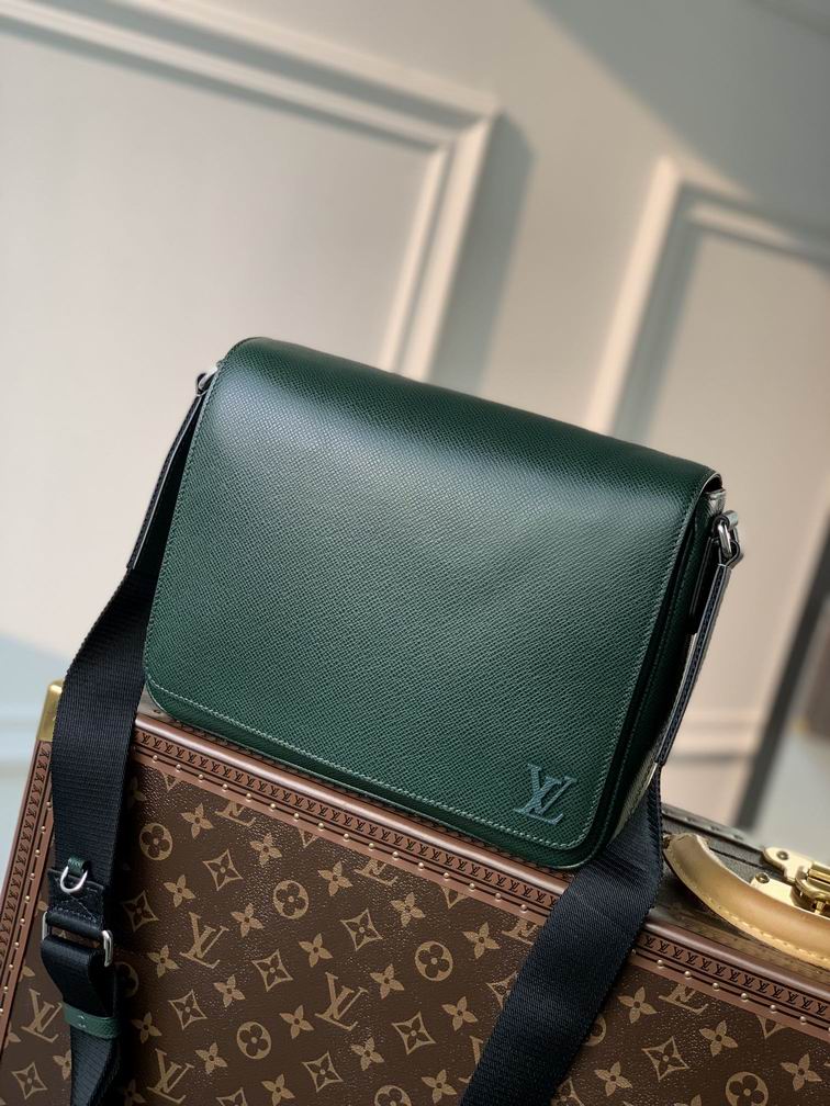 Inspired Handbags, AA+ Quality 100% Genuine Leather Classic Flap Medium Quilted Lambskin Black Gold, 18X 1 1X 5cm BL 4 Colour