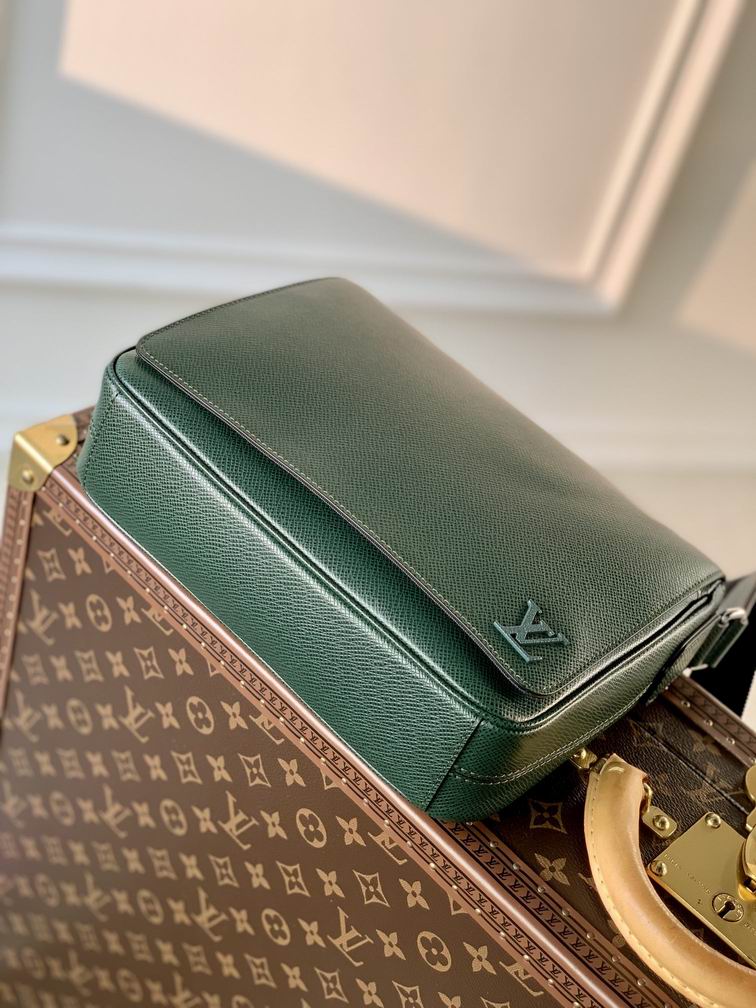 Inspired Handbags, AA+ Quality 100% Genuine Leather Classic Flap Medium Quilted Lambskin Black Gold, 18X 1 1X 5cm BL 4 Colour