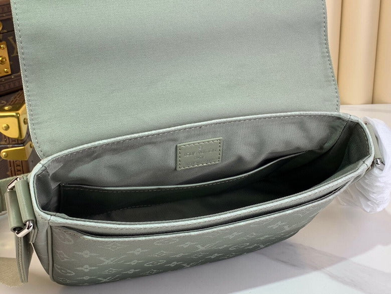 Inspired Handbags, AA+ Quality 100% Genuine Leather Classic Flap Medium Quilted Lambskin Black Gold, 18X 1 1X 5cm BL 4 Colour
