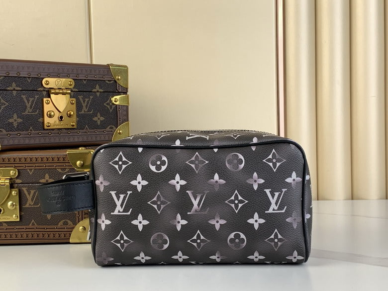 Inspired Handbags, AA+ Quality 100% Genuine Leather Classic Flap Medium Quilted Lambskin Black Gold, 18X 1 1X 5cm BL 4 Colour