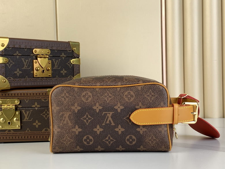 Inspired Handbags, AA+ Quality 100% Genuine Leather Classic Flap Medium Quilted Lambskin Black Gold, 18X 1 1X 5cm BL 4 Colour