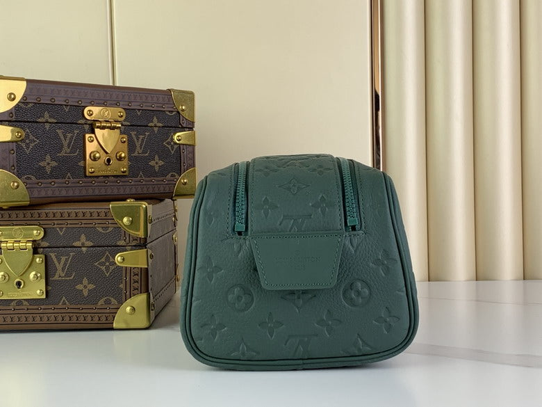 Inspired Handbags, AA+ Quality 100% Genuine Leather Classic Flap Medium Quilted Lambskin Black Gold, 18X 1 1X 5cm BL 4 Colour