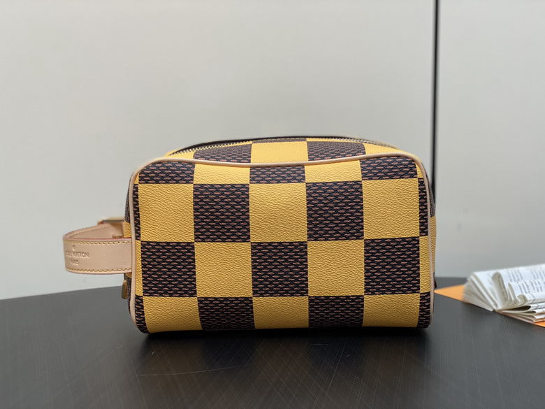 Inspired Handbags, AA+ Quality 100% Genuine Leather Classic Flap Medium Quilted Lambskin Black Gold, 18X 1 1X 5cm BL 4 Colour
