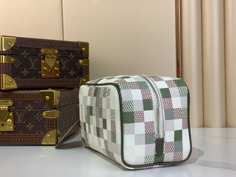 Inspired Handbags, AA+ Quality 100% Genuine Leather Classic Flap Medium Quilted Lambskin Black Gold, 18X 1 1X 5cm BL 4 Colour