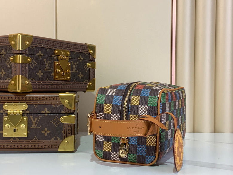 Inspired Handbags, AA+ Quality 100% Genuine Leather Classic Flap Medium Quilted Lambskin Black Gold, 18X 1 1X 5cm BL 4 Colour
