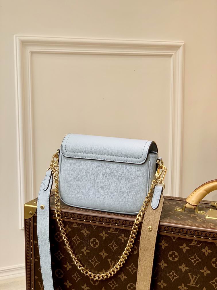 Louis Vuitton Handbags, AA+ Quality 100% Genuine Leather Classic Flap Medium Quilted Lambskin Black Gold, 18X 1 1X 5cm BL 4 Colour