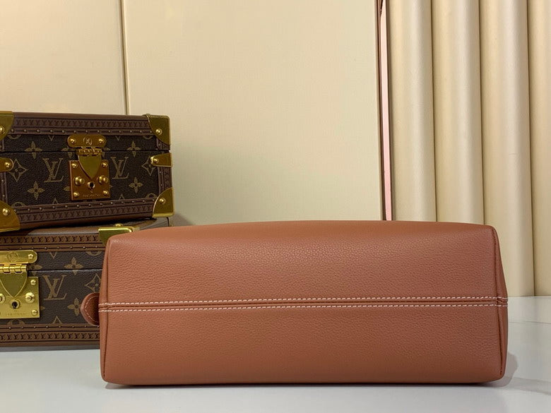 Inspired Handbags, AA+ Quality 100% Genuine Leather Classic Flap Medium Quilted Lambskin Black Gold, 18X 1 1X 5cm BL 4 Colour