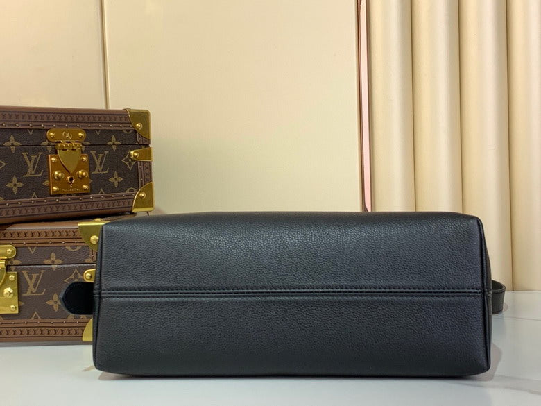 Inspired Handbags, AA+ Quality 100% Genuine Leather Classic Flap Medium Quilted Lambskin Black Gold, 18X 1 1X 5cm BL 4 Colour