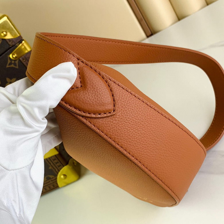 Inspired Handbags, AA+ Quality 100% Genuine Leather Classic Flap Medium Quilted Lambskin Black Gold, 18X 1 1X 5cm BL 4 Colour