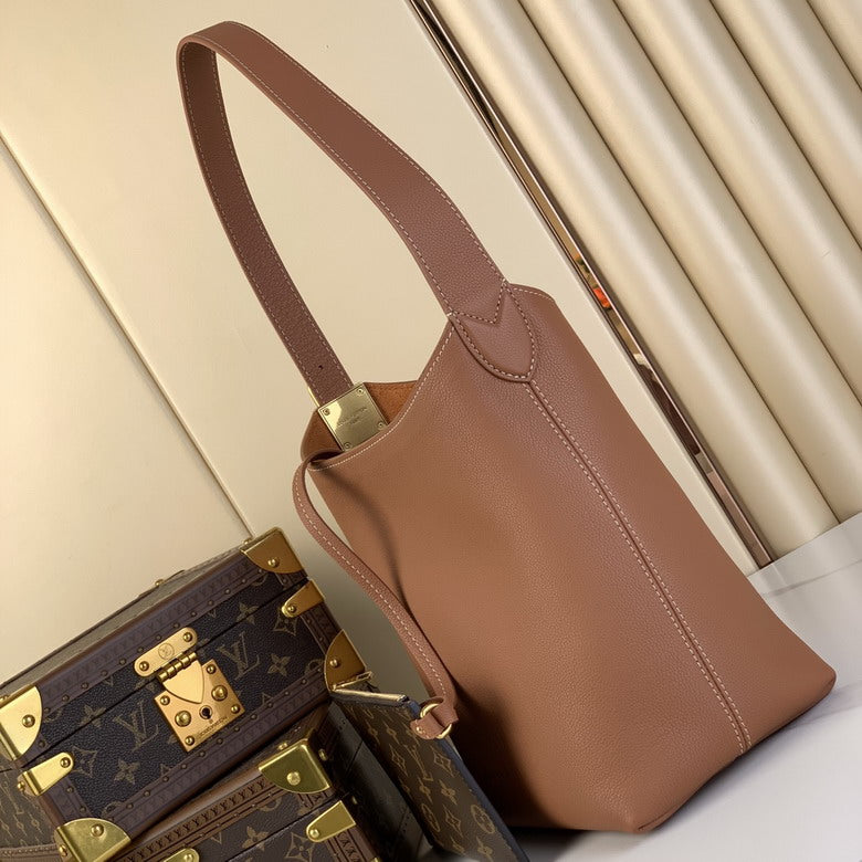 Inspired Handbags, AA+ Quality 100% Genuine Leather Classic Flap Medium Quilted Lambskin Black Gold, 18X 1 1X 5cm BL 4 Colour