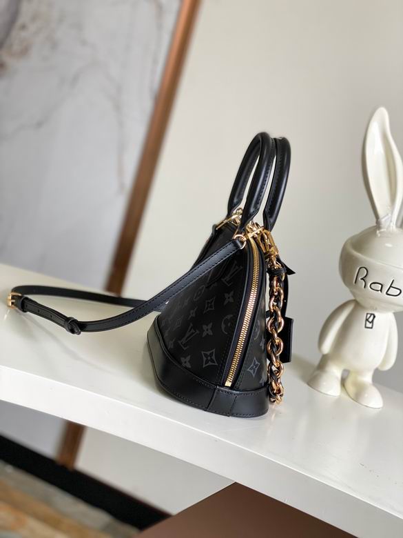 Louis Vuitton Inspired Handbags, AA+ Quality 100% Genuine Leather Classic Flap Medium Quilted Lambskin Black Gold, 18X 1 1X 5cm BL 4 Colour